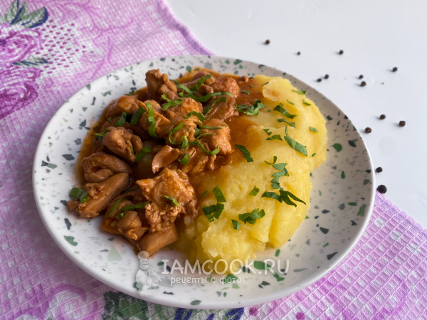 Курочка в пикантном соусе в казане, рецепт с фото