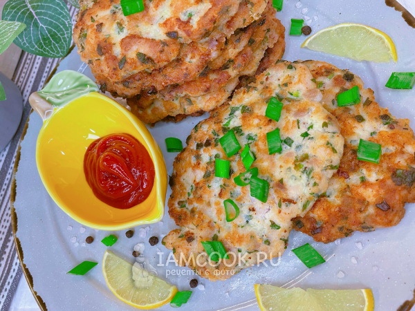 Оладьи из рубленого куриного мяса с сыром, рецепт с фото