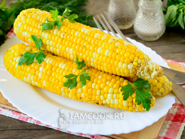 Кукуруза с маслом в рукаве в духовке, рецепт с фото