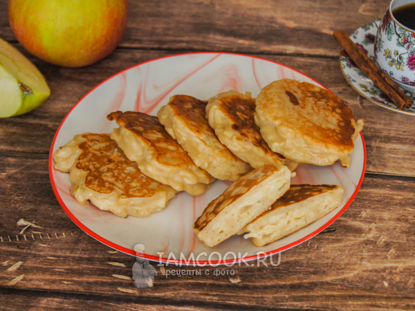 Оладьи с яблоком на йогурте, рецепт с фото