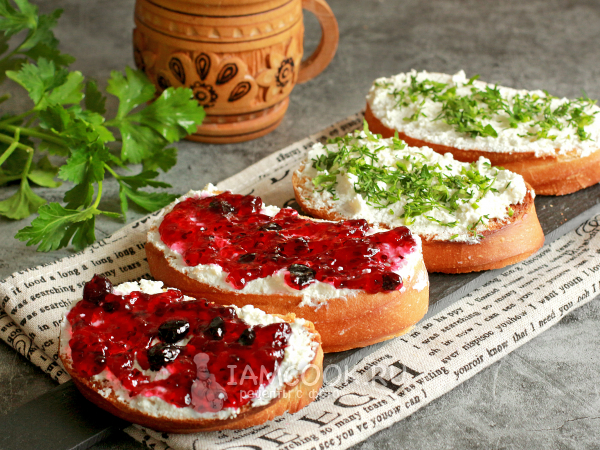 Бутерброды с чесноком и творогом, рецепт с фото