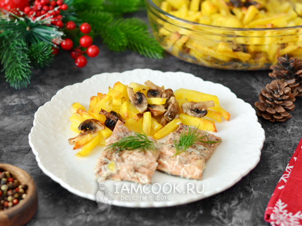 Горбуша с грибами и картошкой в духовке, рецепт с фото