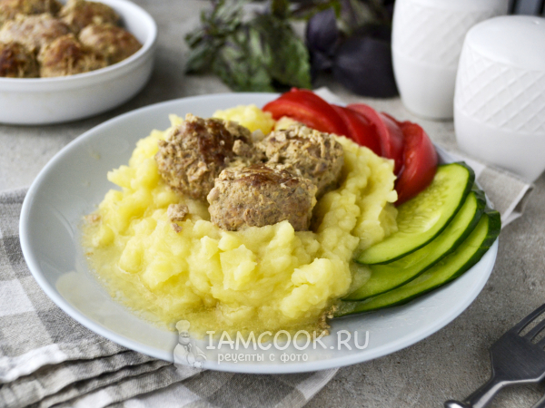 Картофельное пюре с фрикадельками, рецепт с фото