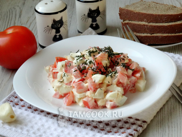 Салат с вареным яйцом и помидорами, рецепт с фото