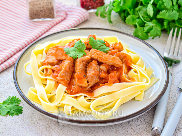 Паста со свининой в томатном соусе, рецепт с фото
