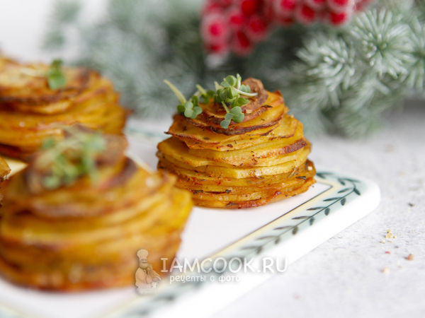 Картофельные стопки для гарнира на Новый год, рецепт с фото