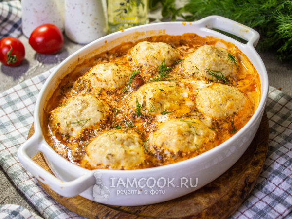 Куриные тефтели в томатно-сметанном соусе, рецепт с фото