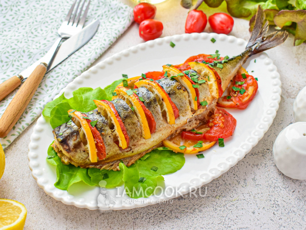 Скумбрия в духовке с лимоном и помидором, рецепт с фото