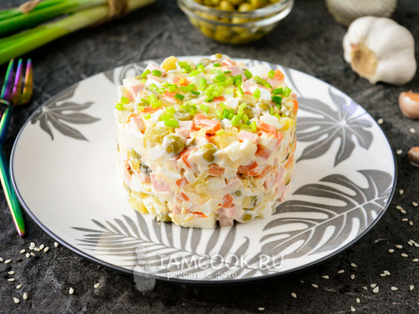 Оливье с чесноком, рецепт с фото