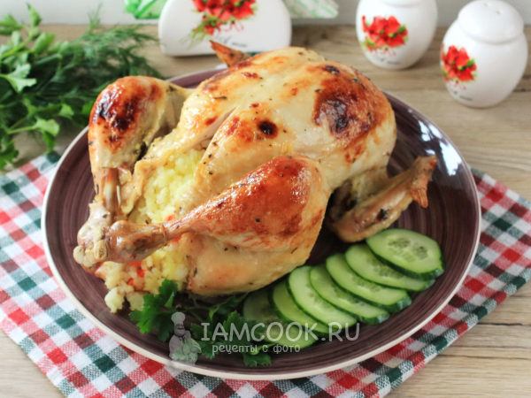 Курица с рисом целиком в рукаве в духовке, рецепт с фото