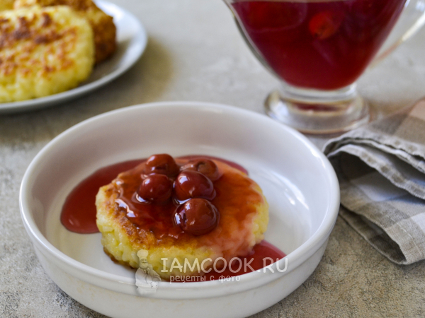 Рисовые биточки с киселем, рецепт с фото