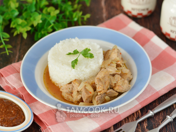 Свинина с аджикой на сковороде, рецепт с фото