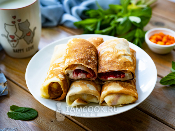 Блины с маскарпоне и ягодами, рецепт с фото