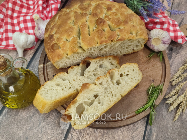 Фокачча с розмарином и чесноком, рецепт с фото