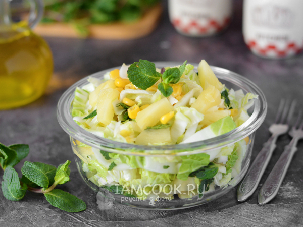 Салат с пекинской капустой и ананасами, рецепт с фото