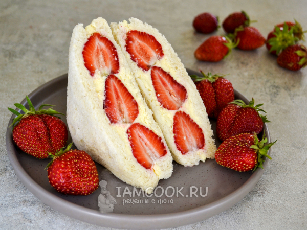 Корейский сэндвич с клубникой, рецепт с фото