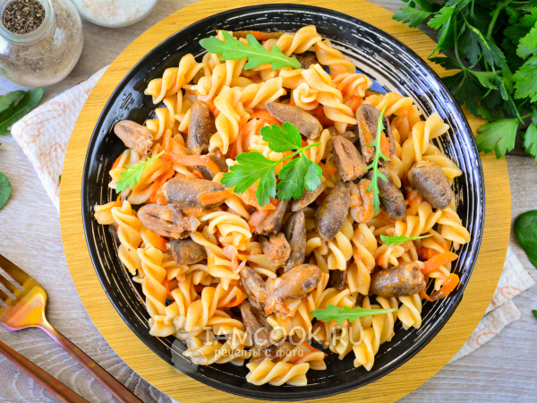 Куриные сердечки с макаронами, рецепт с фото