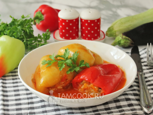 Перец, фаршированный кабачками и баклажанами, рецепт с фото