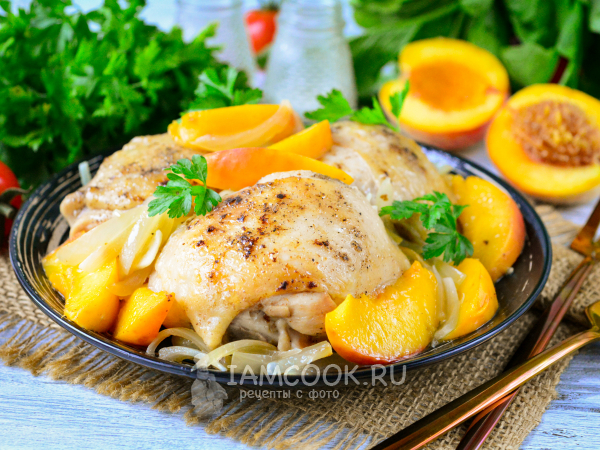 Курица с персиками на сковороде, рецепт с фото
