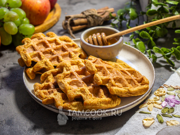 Морковно-яблочные вафли, рецепт с фото