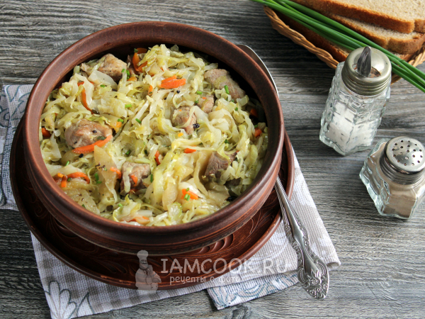 Тушеное мясо с капустой и яблоками по-армянски, рецепт с фото