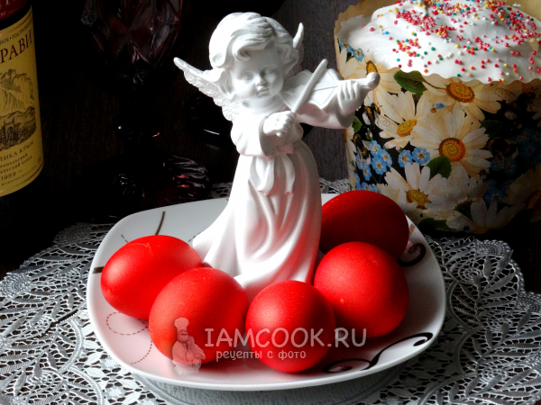 Красные пасхальные яйца, рецепт с фото
