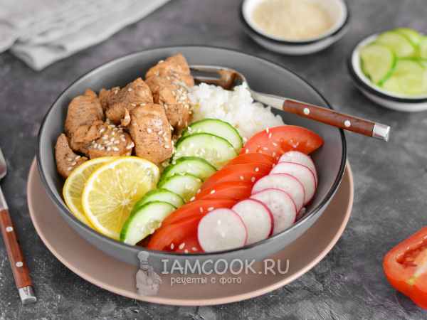 Боул с рисом и курицей, рецепт с фото