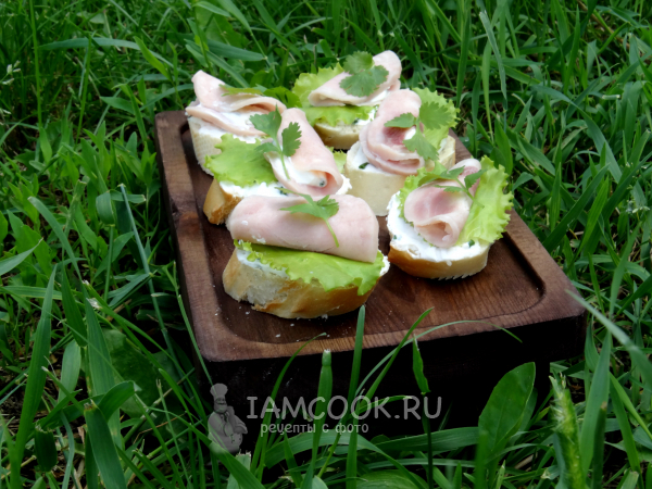 Бутерброды с творожным сыром и ветчиной, рецепт с фото