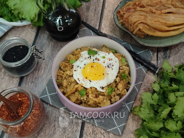 Жареный рис с кимчи, рецепт с фото