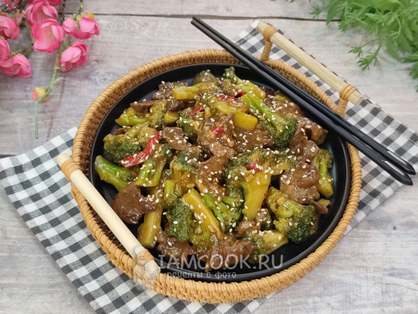 Говядина с брокколи, рецепт с фото