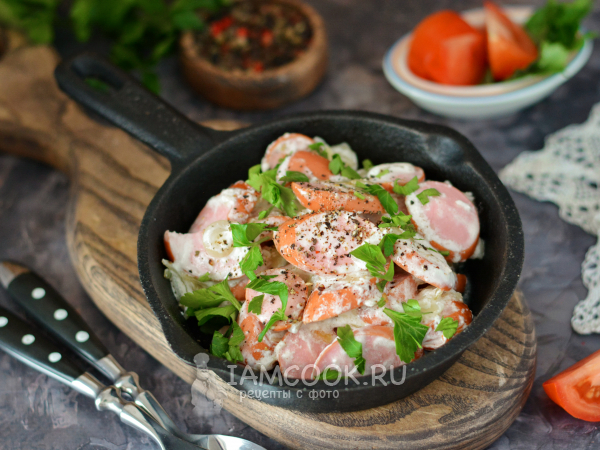 Сосиски в сметане на сковороде, рецепт с фото