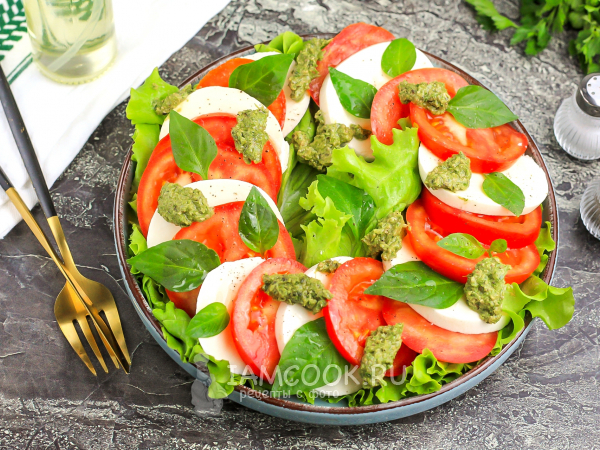 Капрезе с соусом Песто, рецепт с фото