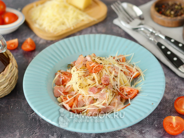 Паста с помидорами черри и беконом, рецепт с фото