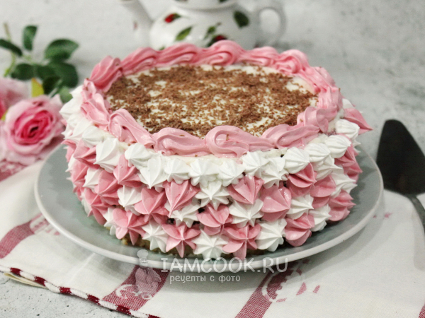 Торт «Сметанник» со сгущенкой, рецепт с фото