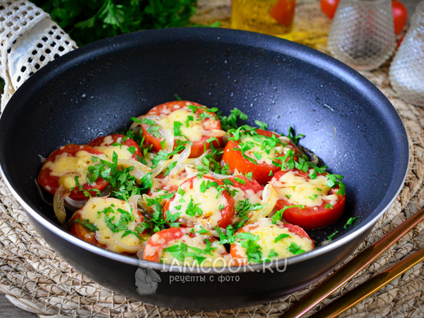 Жареные помидоры с сыром на сковороде, рецепт с фото