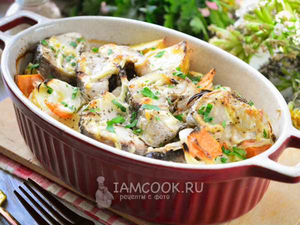 Минтай с картошкой в духовке с майонезом, рецепт с фото