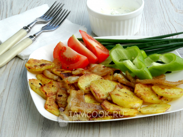 Картошка с салом на мангале на решетке, рецепт с фото