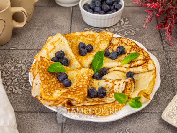 Блины на миндальной муке и кокосовом молоке, рецепт с фото