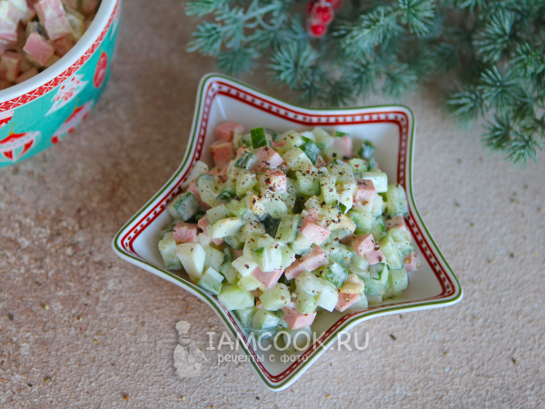 Салат с яйцом, колбасой и свежим огурцом, рецепт с фото