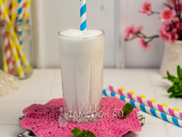 Молочный коктейль без блендера, рецепт с фото