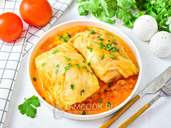 Замороженные голубцы в томатном соусе на сковороде, рецепт с фото