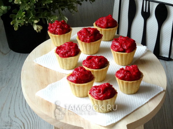 Тарталетки со свёклой и селёдкой, рецепт с фото