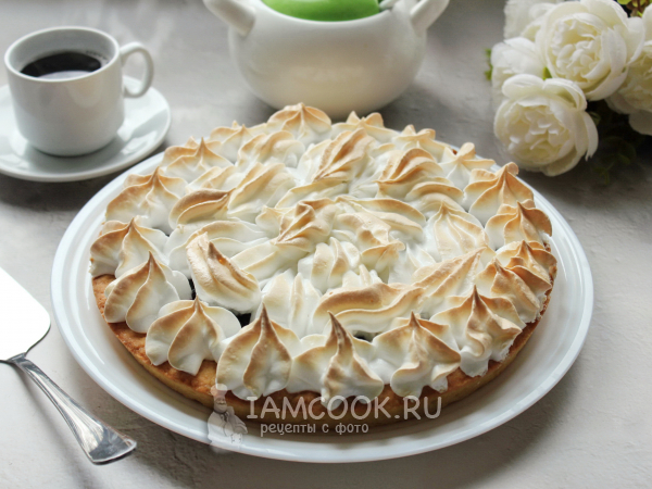 Пирог с черной смородиной и меренгой, рецепт с фото