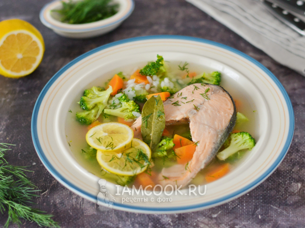 Суп с красной рыбой и брокколи, рецепт с фото