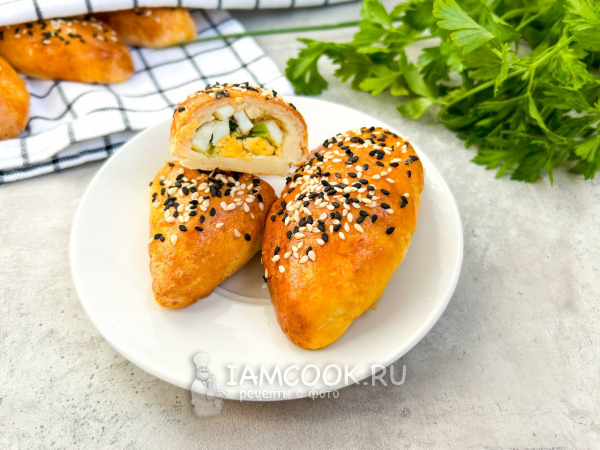 ПП пирожки с луком и яйцом, рецепт с фото