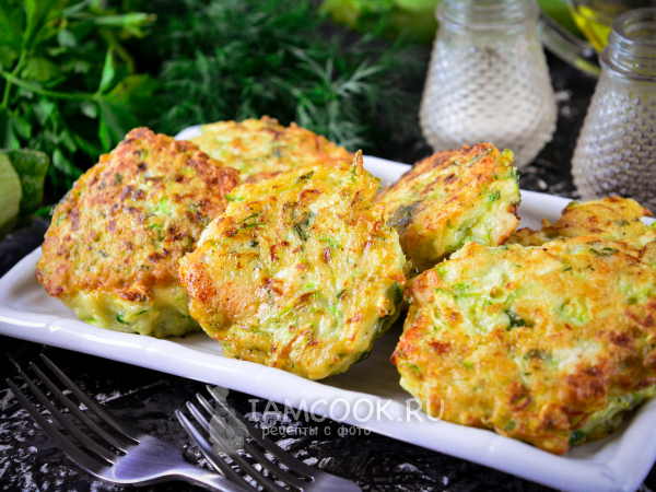 Кабачковые оладьи с курицей, рецепт с фото