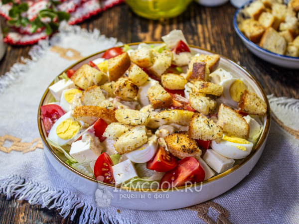 Салат «Цезарь» с брынзой, рецепт с фото