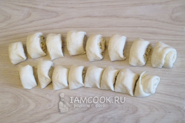 Порезать рулет на части