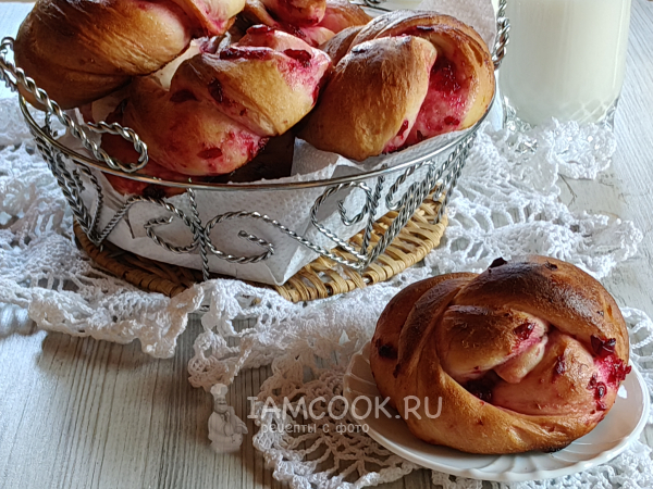 Булочки с клюквой, рецепт с фото