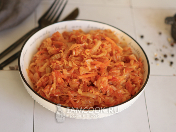 Тушеная капуста с сельдереем, рецепт с фото